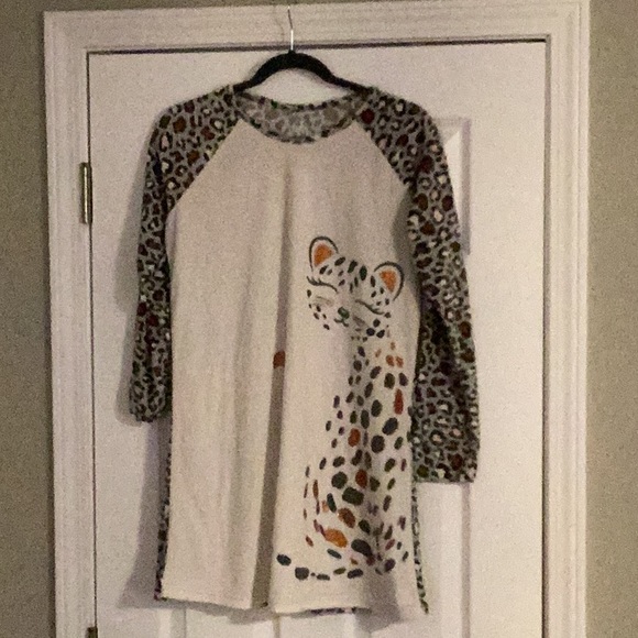 Girls XXL Leopard Nightgown - Picture 1 of 3